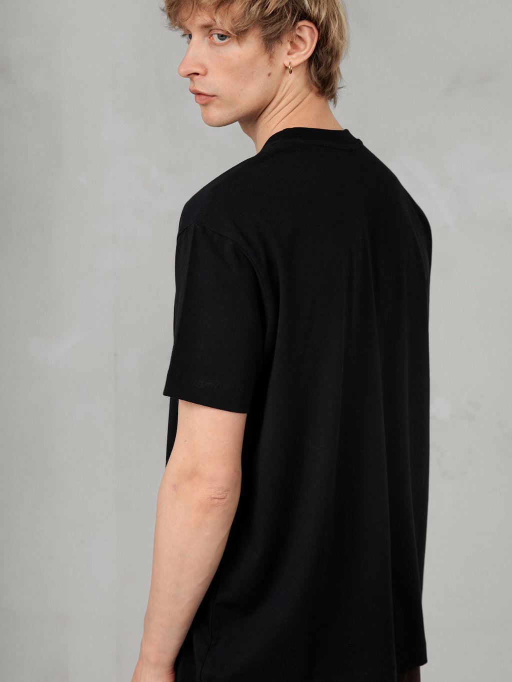 Black Simple T-shirt